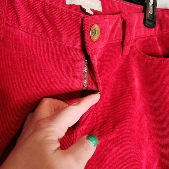 Banana Republic Red Corduroy pants. Size 31. - Picture 4 of 16